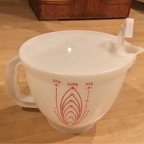 COPY - Vintage Tupperware mix and store, 8 cups,pour and store. - Picture 2 of 2